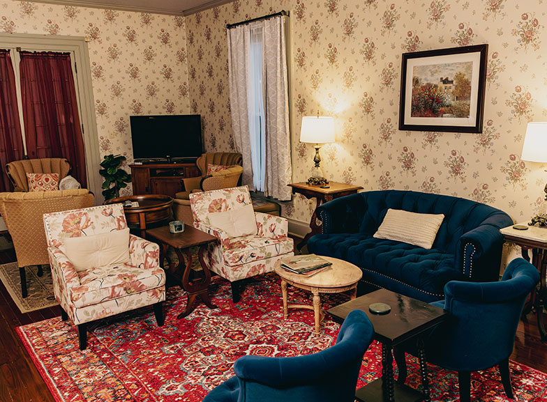 Loganberrt_Inn-04