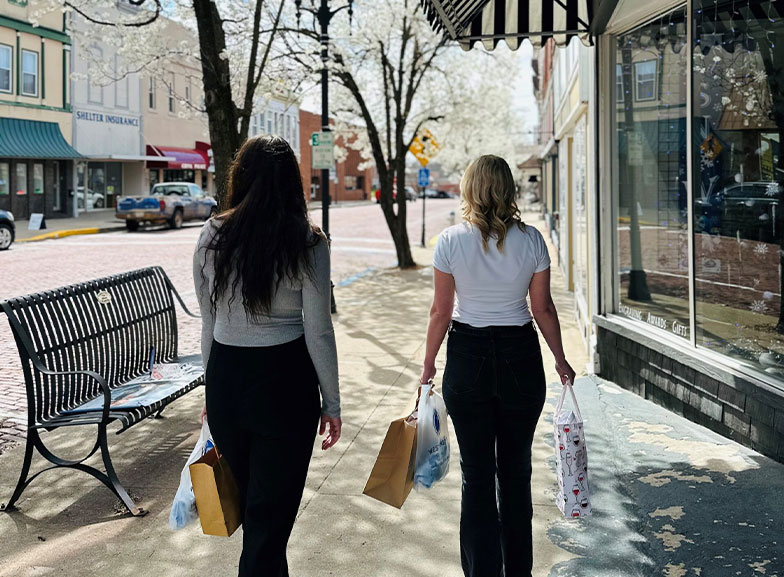 women shopping